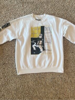 White Graphic Crewneck Sweatshirt with Yellow Accent